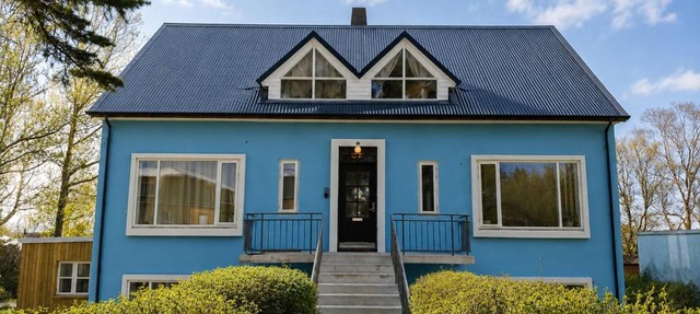 Bright & Spacious Stay for Families and Friends in Reykjavík