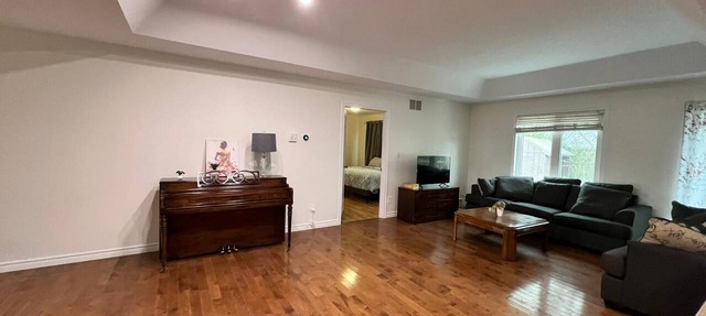 Bright & Stylish 3 Beds, 2 Bathroom for 8 with A/C in Wingham