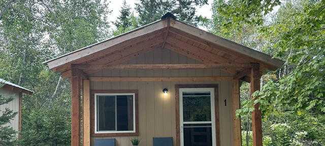 Cabin #1 centrally located to beaches, golfing and the Confederation Trail! in Mount Stewart