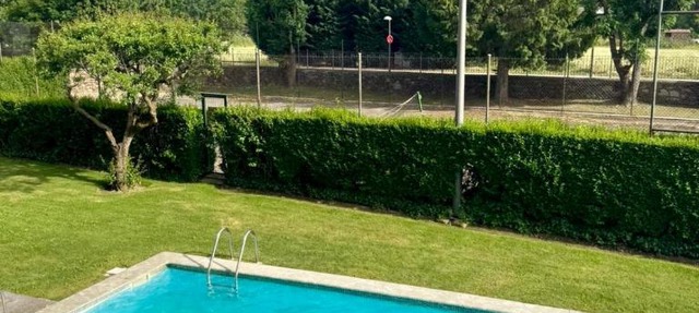 CAL QuEROL LlíViA 1- reformado con piscina en el centro in Llivia