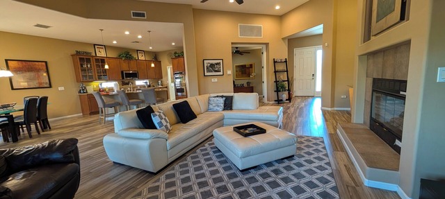 Casa Bella-Luxury home on corner lot, bring your fur baby. in Oro Valley