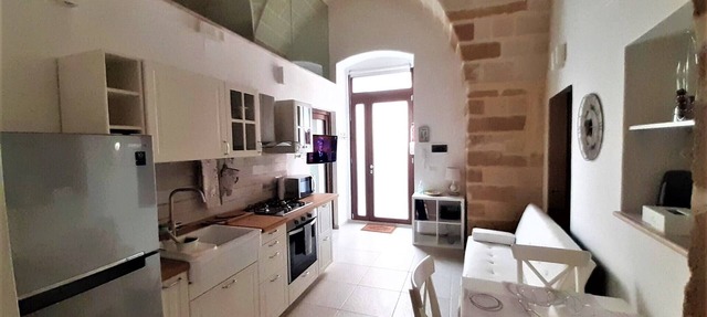 "Casa Mimà": characteristic architecture of the historic center with a modern style. in Brindisi