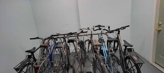 Centrally Located Kits Beach, West 4th, Transport UBC, Downtown in Vancouver