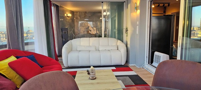 Charming 2-bedroom apartment with big Terrace , view of Eiffel Tower and Paris in Courbevoie