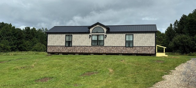 Charming 2-bedroom tiny home within a few miles of all kinds of outdoor sports in Malone