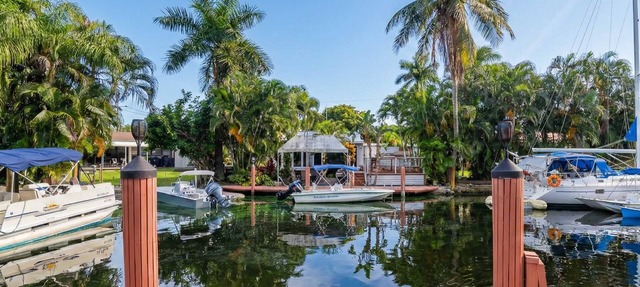 Charming 2BR Waterfront House with Kayaks in Fort Lauderdale