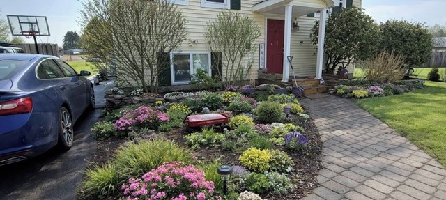 Charming 3-bedroom house with AC in gorgeous Apalachin. Golf , walk, relax in Apalachin