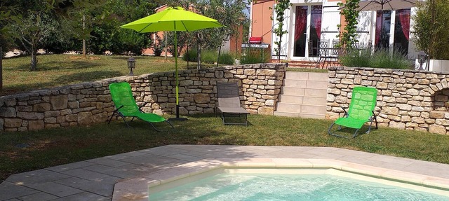 Charming cottage with its private terrace and swimming pool in Orgnac-L'aven