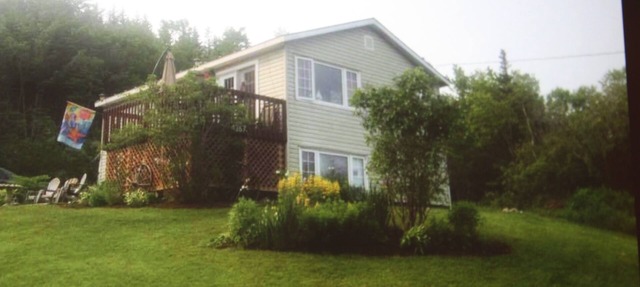 Charming cottage minutes from Gaelic College and Baddeck with WIFI in Baddeck