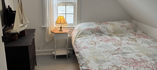 Charming rustic retreat with Bay of Fundy Views, escape to our serene haven. in Hampton
