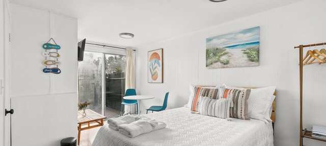 Charming Studio Dennis Port Getaway with WiFi and AC - Close to Beach! in Dennis