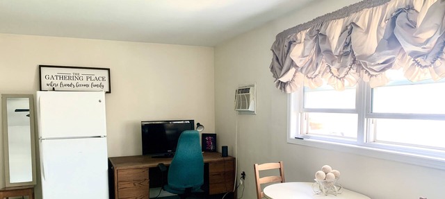 Charming Studio Downtown Kitchener in Gorrie