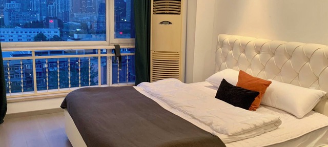 Charming studio with Beijing CBD view and WiFi, AC in Beijing