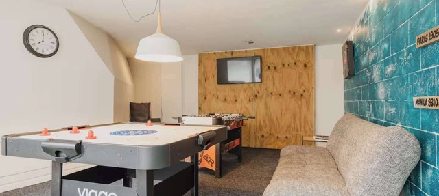 Comfortable 2BR w/Hot Tub | Close to Airport in Christchurch