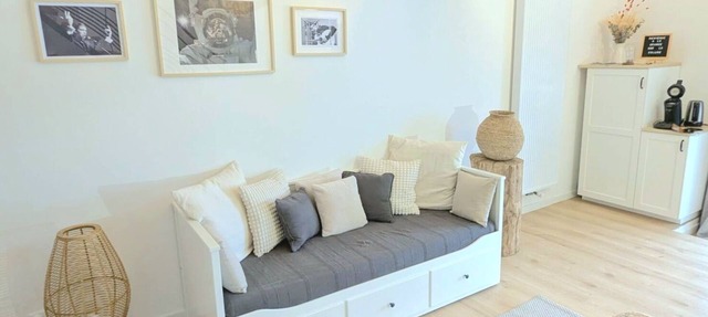 Comfortable accommodation in the heart of the vineyards in an old Fenil dating from 1815 in Marcy