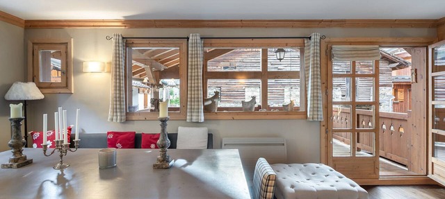 Comfortable chalet with sauna in Courchevel Le Praz, near lifts in Courchevel