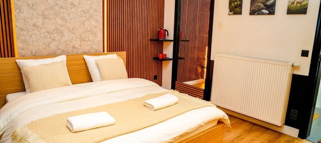 Comfy and Convenience 5BR Apt@Central Gent For 10P in Gent