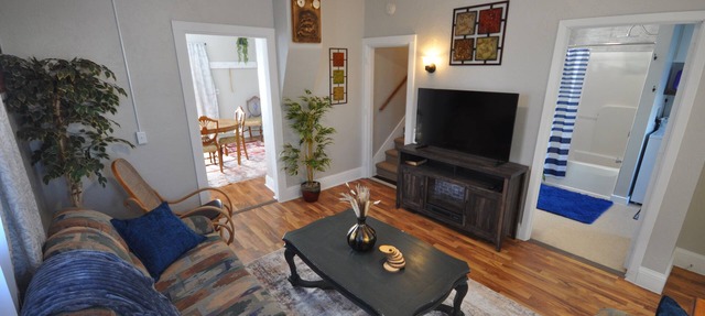 Comfy Rustic Retreat 2 blocks from Mayo Hospital and Bethany College. in Mankato