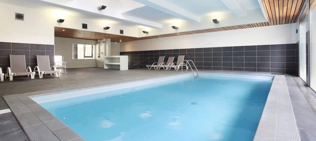 Confluence District: Aparthotel with Indoor Pool! in Lyon