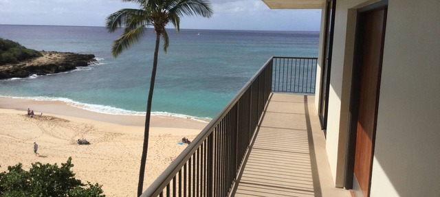 Corner Unit Beachfront Condo with Wrap-around Lanai at Makaha in Waianae