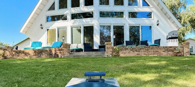 Cozy 2-bedroom cabin in serene Dent with AC, WiFi in Dent