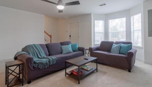 Cozy 2BR Home Near Atlanta, Six Flags and Trails in Mableton