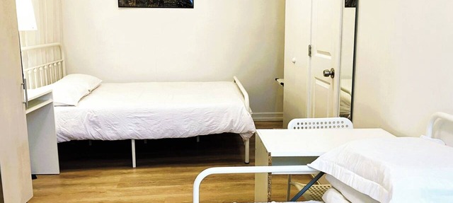 Cozy Budget Studio by Main Street, Flushing with AC and Free On-Site Parking in Flushing