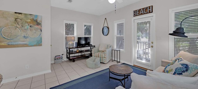 COZY Cottage ~ Close to the Beach ~ FREE GOLF! in Santa Rosa Beach