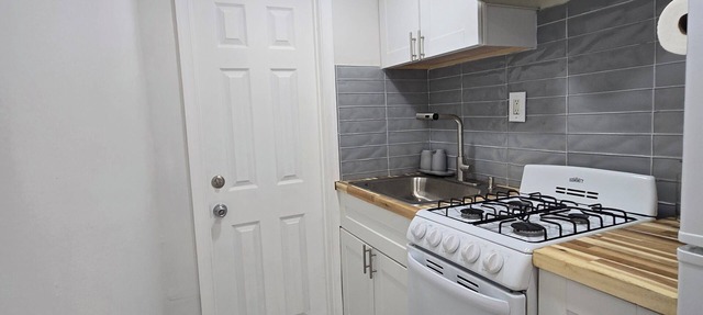 Cozy Sunny Studio near Einstein Hospital with Quick Access to Transit in Philadelphia
