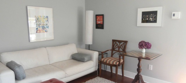 Cute n' Cozy for Solo guest, near seabus & Lower Lonsdale in North Vancouver