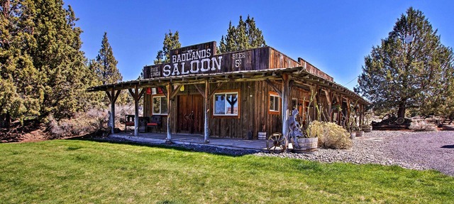 Dog-Friendly Ranch Cottage w/Yard ~ 13 Mi to Bend in Bend