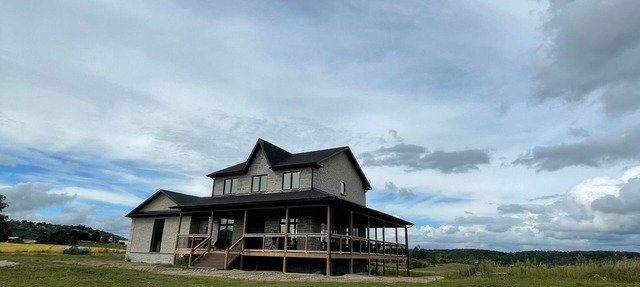 Estate house with forested land,stunning scenes & sweeping valley in Mansfield