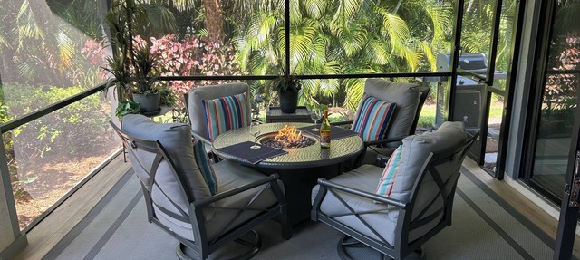 Exclusive Bonita Bay! 3 bdr, 2.5 bath, large attached villa, Private Beach! in Bonita Springs