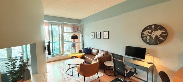 Exec Riverfront 1BR, steps from the river and vibrant downtown. pet-friendly in Calgary