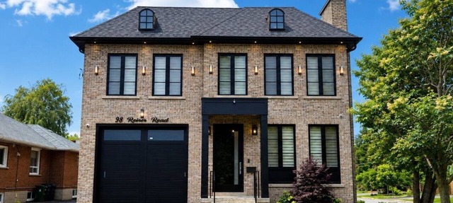 Executive Home in Toronto [4 bedrooms4 Bath] in Toronto