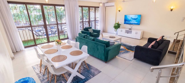 Executive Three Bedroom Apartment With a Pool in Nyali 5min Drive to the Beachi in Mombasa
