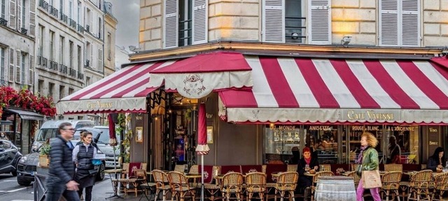 EXPERIENCE PARISIAN ELEGANCE IN THE MOST DESIRABLE DISTRICTS – SAINT GERMAIN in Paris