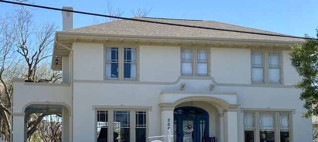 Experience The AveO! Full Hot Breakfast! 4 Block to Beach! GVR04326 in Galveston
