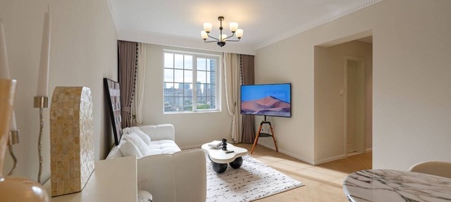 Fabulous 3-bedroom apartment close to Riyueguang Shopping Area in Shanghai