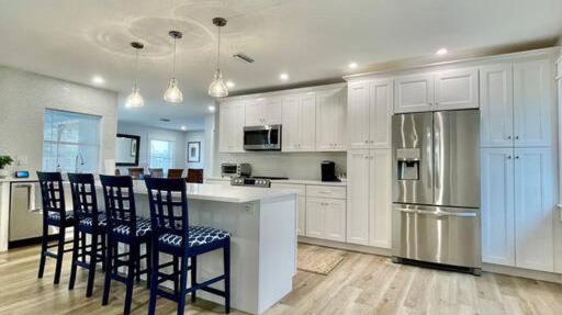 Family Friendly Home with Pool, Wifi, by the beach in Deerfield Beach