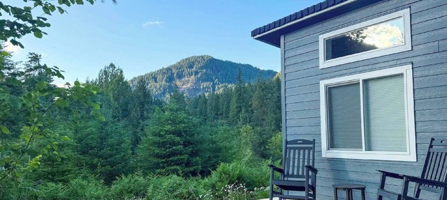 Fire Pit & Mtn Views! Cabin | $1 Cleaning Fee in Carson
