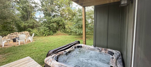 Free Ruby Falls Ticket & More-Hot Tub-Handcrafted Cabin with Tower-Lookout Mountain-Romantic Getaway in Lookout Mountain