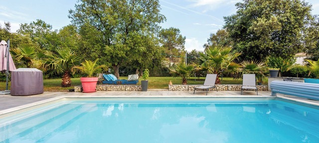 Gite kenza in the heart of Provence with swimming pool in a 3000 m2 property. in Pernes les Fontaines