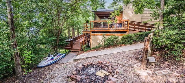 Gorgeous Lake Front Get Away in McDaniels