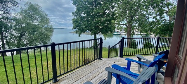 Gorgeous Waterfront home with sweeping views of a beautiful bay. in Bath