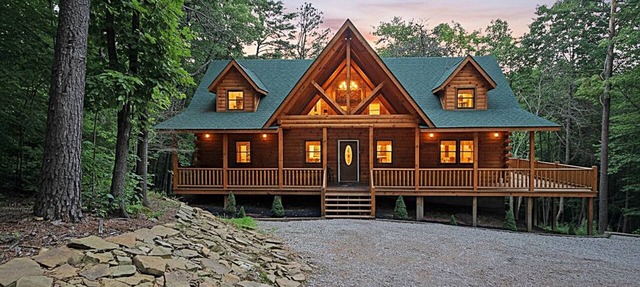 Grand Valley Lodge, 8-Bedrm Lodge - Hocking Hills in South Bloomingville