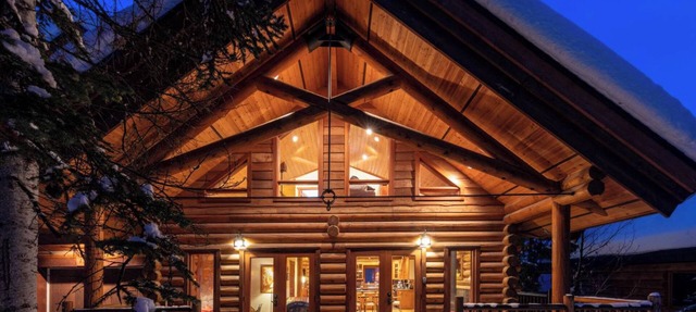 GrizzPaw Lodge 5 Bedroom Sleeps 14 People, Kicking Horse Mountain Resort in Golden