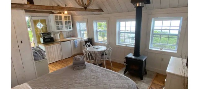 Halls Harbour BEACH HOUSE Cottage in Centreville