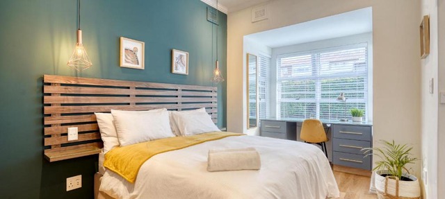 Hampton Collection - Charming 1 or 2 Bedroom Serviced Apartment with Pool in Durban
