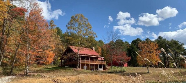 Hawking Pond Cabin - Located in Hocking Hills, Ohio. in Laurelville